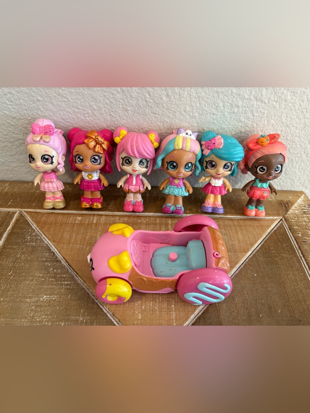 Shopkins Kindi Kids Bobblehead Figurine Dolls Kids Girls Lot of 6 Plus Car